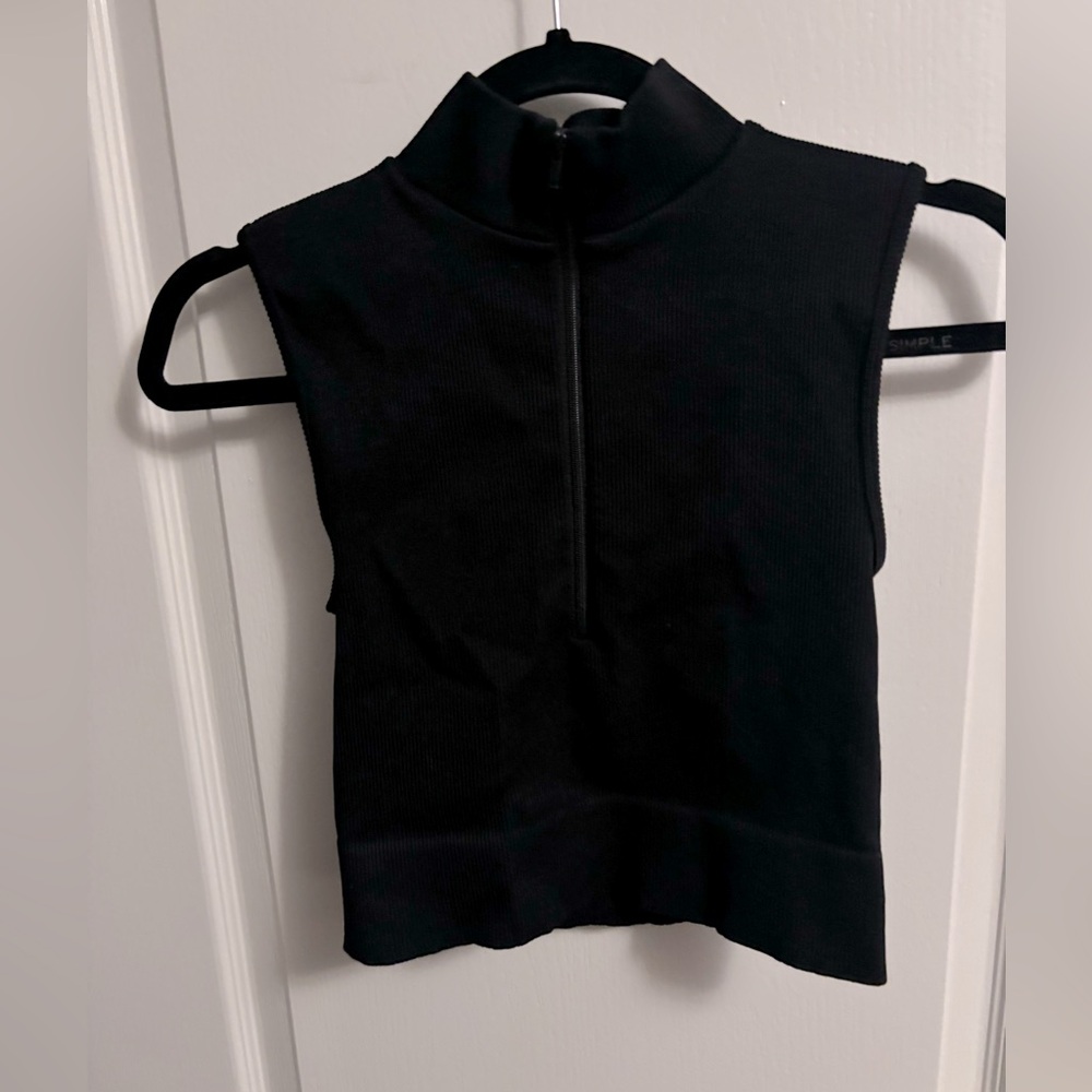 Dynamite half zipped ribbed tank top size medium
